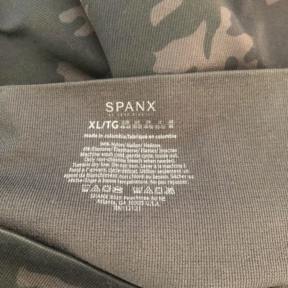 Spanx look at me now seamless cropped leggings